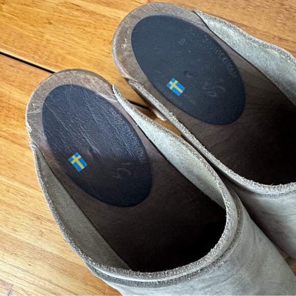 Lottas Taupe Gray Leather Slip On Wooden Heel Swedish Clogs Size 38 - Picture 2 of 5